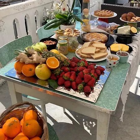 Q-riosity Boutique Bed & Breakfast *