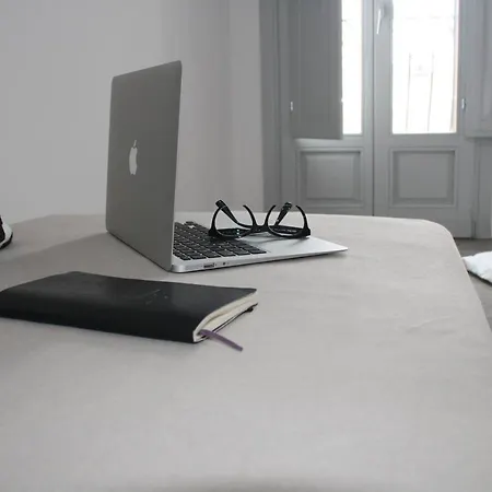 Bed & Breakfast Q-riosity Boutique *