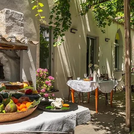 Q-riosity Boutique Bed & Breakfast *
