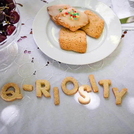 Q-riosity Boutique *