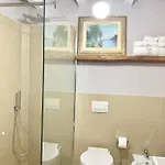 Bed & Breakfast Q-riosity Boutique