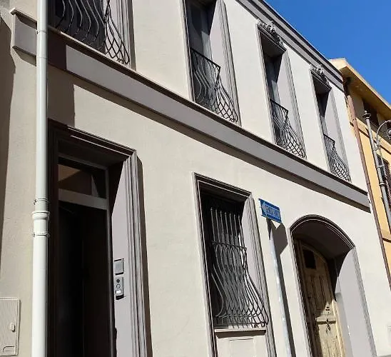 Bed & Breakfast Q-riosity Boutique