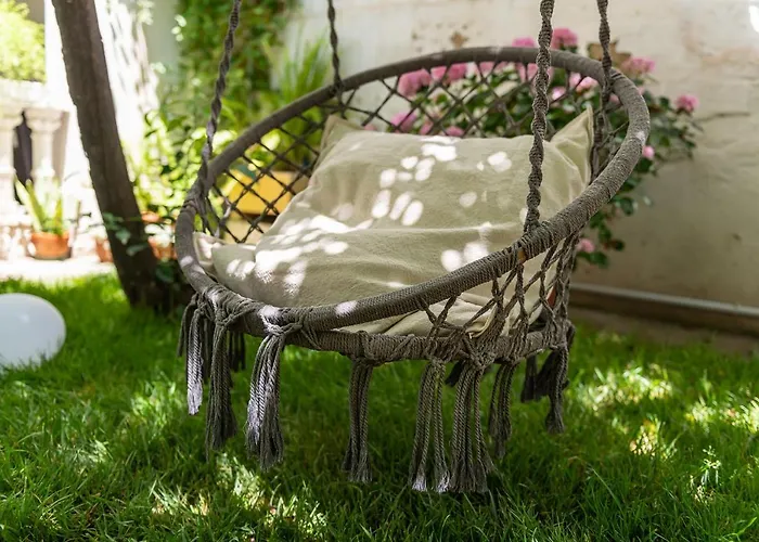 Q-riosity Boutique Bed & Breakfast Quartu SantʼElena